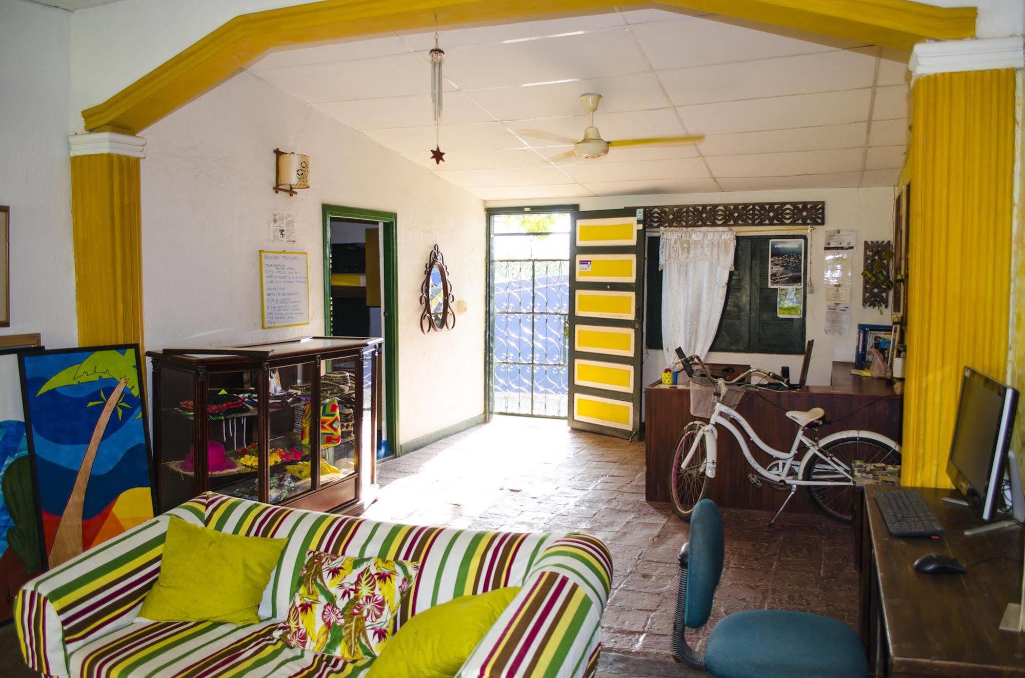 Hostel Villa Mary Таганга Екстер'єр фото
