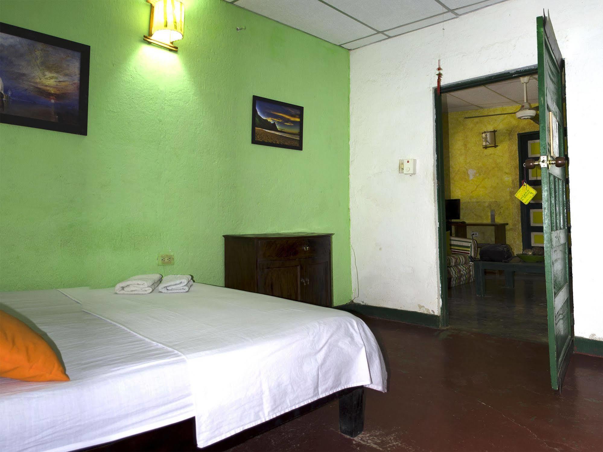Hostel Villa Mary Таганга Екстер'єр фото