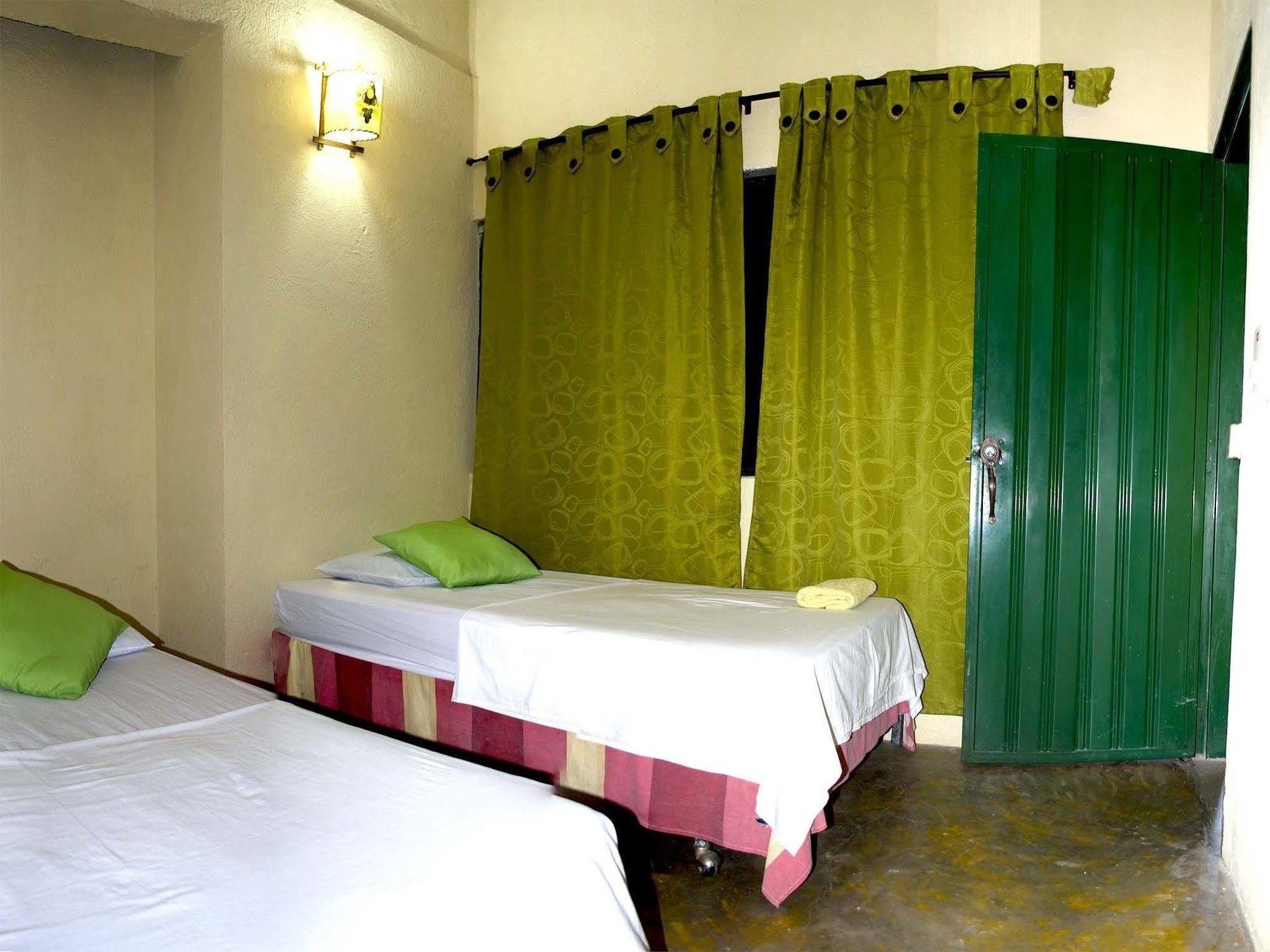 Hostel Villa Mary Таганга Екстер'єр фото